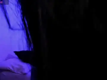 Chaturbate Live Sex Cam of elissa_iris