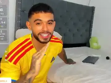 Chaturbate Best live sex cam show of andrewadans02