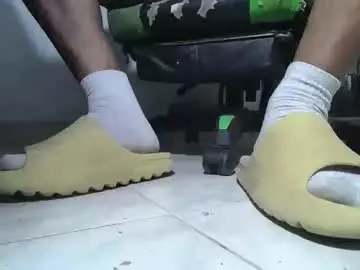 Chaturbate Watch Live Sex Cams of srfindomfeet_