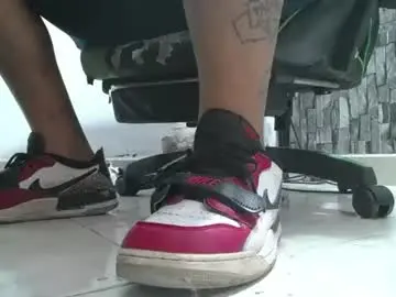 Chaturbate Sex Cam of srfindomfeet_
