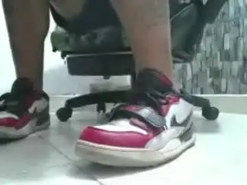 Chaturbate Adult Webcam of srfindomfeet_
