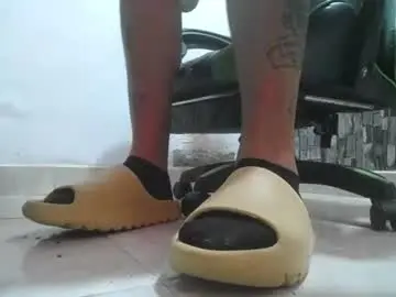 Chaturbate Sex Cam of srfindomfeet_