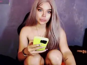 Chaturbate Live Sex Cam of hotsexyhugetrans