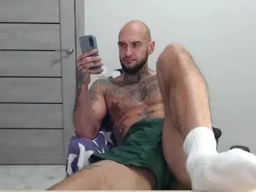 Chaturbate Live Sex Cam of maxi_foxxx