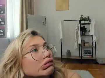 Chaturbate Free Porn Cam of glossybabe_