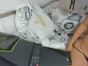 Chaturbate Live Sex Cam of yinaross