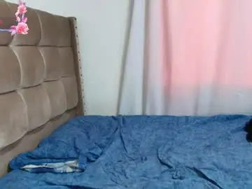 Chaturbate Live Sex Cam of cloverrmoon