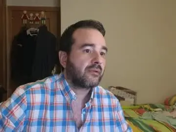 Chaturbate Live Sex Cam of curiosillo1983
