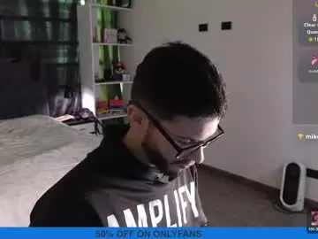 Chaturbate Nude Webcam of phantom_bigger1
