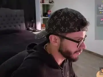 Chaturbate Sex Chat of phantom_bigger1