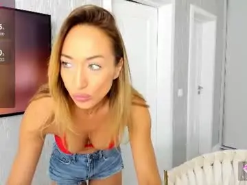 Chaturbate Adult Video Chat of finestchantilly