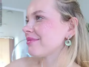 Chaturbate Live Porn of milly_shy