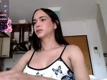 Chaturbate Live Sex Cam of luara_