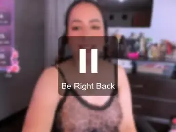 Chaturbate Live Sex Cam of carolinasweet33