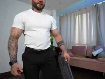 Chaturbate Live Sex Cam of muscularfriend