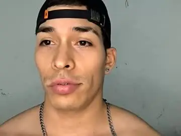 Chaturbate Sex Cam of miguell_magnoo