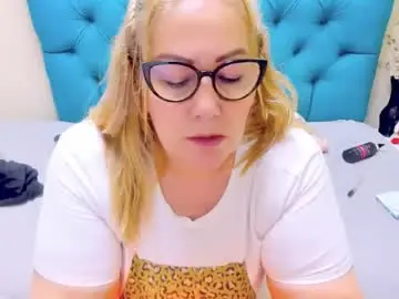 Chaturbate Live Sex Cam of nayla_garner