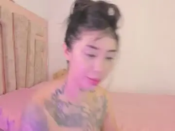 Chaturbate Live Sex Cam of hilary_jones_22