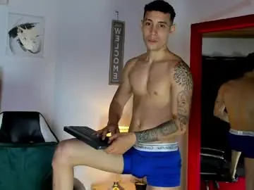 Chaturbate Free Porn Cam of dominyck_