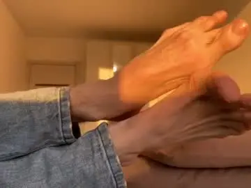 Chaturbate Live Sex Cam of big_lil_small