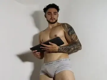 Chaturbate Live Sex of latinboyvip_
