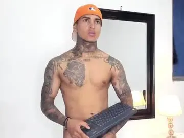 Chaturbate Nude Webcam of tyler_bell_