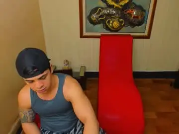 Chaturbate Nude Webcam of themuscularvenezuelanman