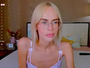 Chaturbate Live Sex Cam of bellatip