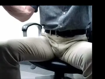 Chaturbate Live Sex Cam of officelush