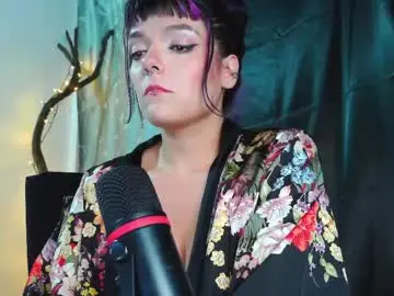 Chaturbate Live Sex Cam of naughty_em_17
