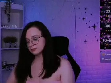 Chaturbate Live Sex Cam of nymiraa