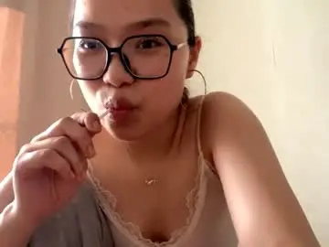 Chaturbate Live Sex Cam of kamilahschaff