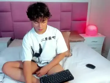 Chaturbate Live Porn of honeymoon_sariel