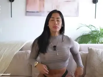 Chaturbate Live Sex Cam of leyla_steel