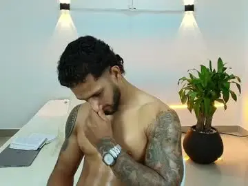 Chaturbate Nude Webcam of mikethomson01