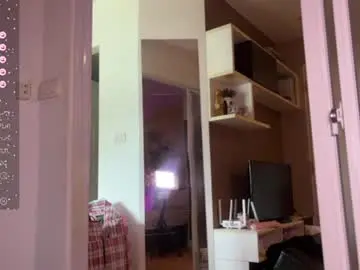 Chaturbate Live Sex Cam of highenough_queen