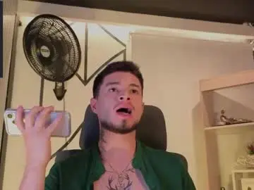 Chaturbate Live Porn of edwardross_