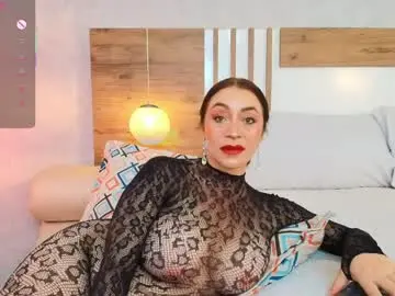 Chaturbate Live Sex Cam of lucianawainn