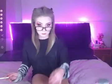 Chaturbate Watch Live Sex Cams of shysweetrish