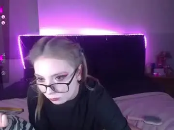 Chaturbate Adult Video Chat of shysweetrish