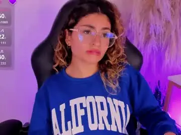 Chaturbate Live Sex Cam of emilyjonesss_