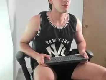 Chaturbate Nude Webcam of leo_jones389