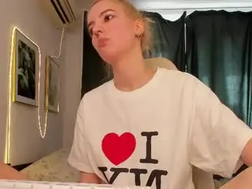 Chaturbate Live Sex Cam of fire_moth