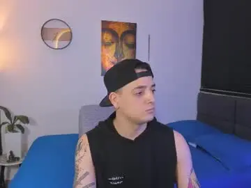 Chaturbate Live Sex Cam of kendel_dimitri