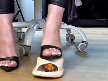 Chaturbate Sex Cam of mommy_goddess