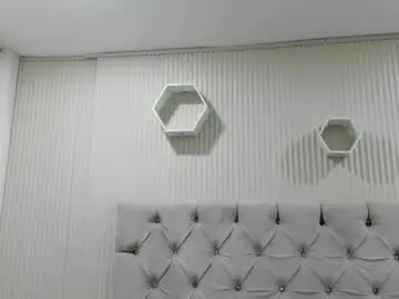 Chaturbate Live Sex Cam of zarinawynne