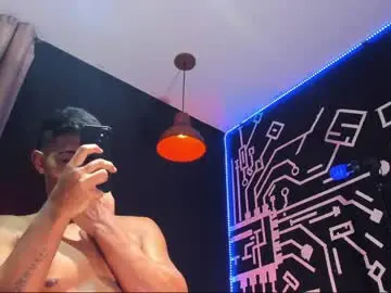 Chaturbate Adult Webcams of daniel_boy18