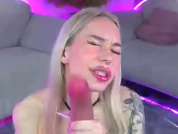 Chaturbate Free Porn Cam of nikkisilk