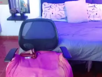 Chaturbate Live Sex Cam of domink_gilr