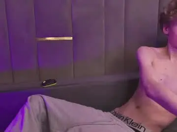Chaturbate Sex Cam of curlytwinkboy